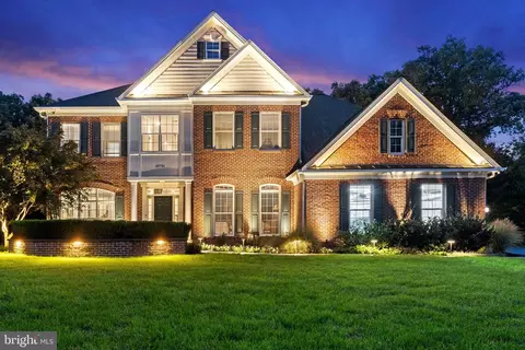Exterior - 22506 Pine Top Ct, Ashburn, VA 20148 photo 16 of 19
