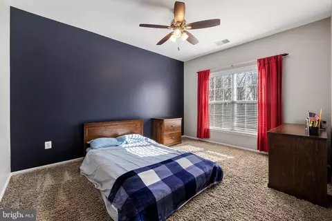 Bedroom - 22506 Pine Top Ct, Ashburn, VA 20148 photo 5 of 6
