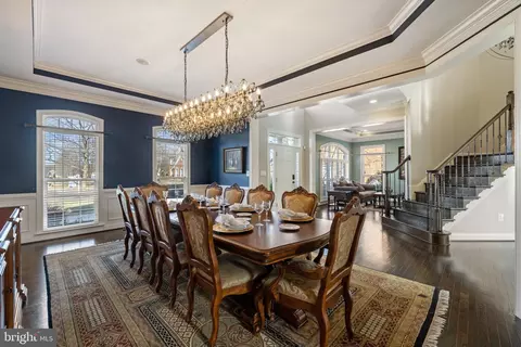 Dining - 22506 Pine Top Ct, Ashburn, VA 20148 photo 2 of 7