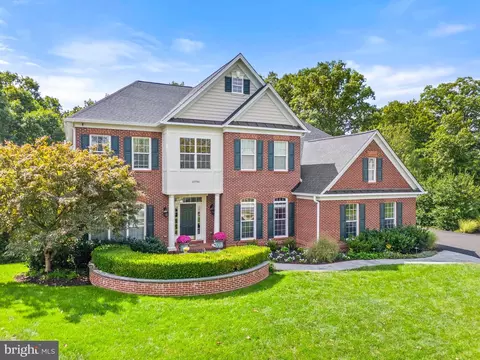 Exterior - 22506 Pine Top Ct, Ashburn, VA 20148 photo 3 of 19