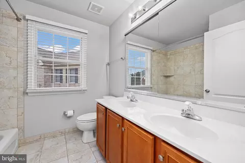 Bath - 21683 Bronte Pl, Ashburn, VA 20147 photo 2 of 3