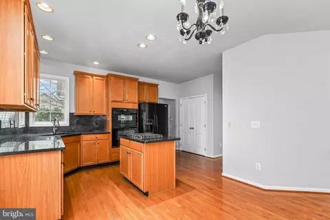 Kitchen - 21683 Bronte Pl, Ashburn, VA 20147 photo 2 of 4