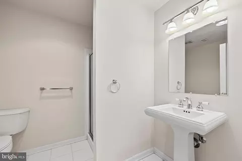 Bath - 21683 Bronte Pl, Ashburn, VA 20147 photo 3 of 3