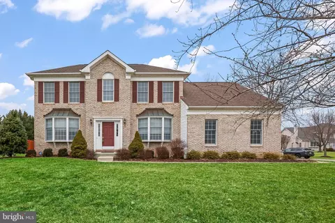 Exterior - 21683 Bronte Pl, Ashburn, VA 20147 photo 2 of 3