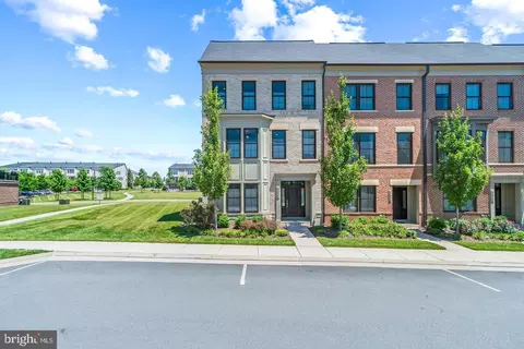 42256 Palladian Blue Ter, Brambleton, VA 20148