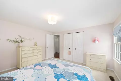 Bedroom - 114 Peyton Rd, Sterling, VA 20165 photo 5 of 8