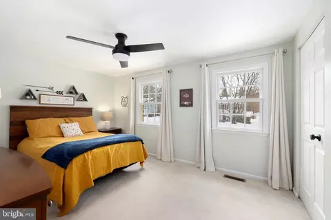 Bedroom - 114 Peyton Rd, Sterling, VA 20165 photo 6 of 8