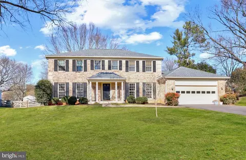 114 Peyton Rd, Sterling, VA 20165