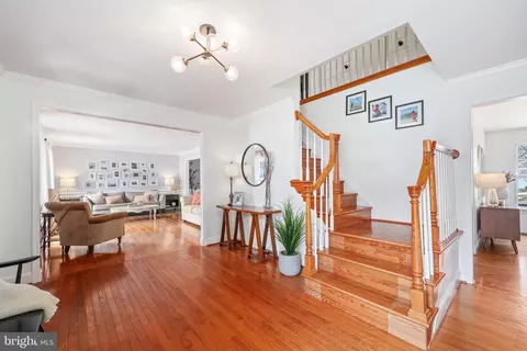 Entry Way - 114 Peyton Rd, Sterling, VA 20165 photo 5 of 6
