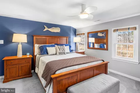 Bedroom - 39335 E Colonial Hwy E, Hamilton, VA 20158 photo 2 of 10