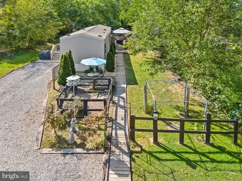 Exterior - 39335 E Colonial Hwy E, Hamilton, VA 20158 photo 10 of 11