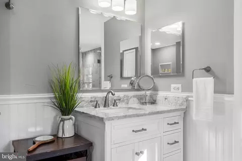 Bath - 39335 E Colonial Hwy E, Hamilton, VA 20158 photo 4 of 9