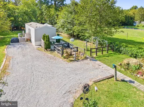 Exterior - 39335 E Colonial Hwy E, Hamilton, VA 20158 photo 9 of 11