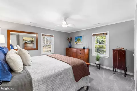 Bedroom - 39335 E Colonial Hwy E, Hamilton, VA 20158 photo 1 of 10