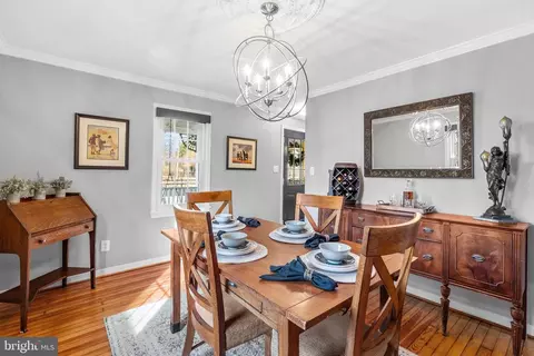 Dining - 39335 E Colonial Hwy E, Hamilton, VA 20158 photo 2 of 3