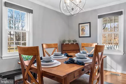 Dining - 39335 E Colonial Hwy E, Hamilton, VA 20158 photo 3 of 3