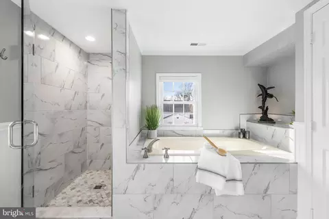 Bath - 39335 E Colonial Hwy E, Hamilton, VA 20158 photo 7 of 9