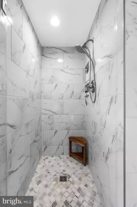 Bath - 39335 E Colonial Hwy E, Hamilton, VA 20158 photo 6 of 9