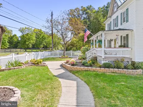 Exterior - 39335 E Colonial Hwy E, Hamilton, VA 20158 photo 3 of 11