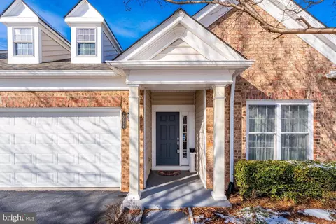 20686 Crescent Pointe Pl, Ashburn, VA 20147 photo 2