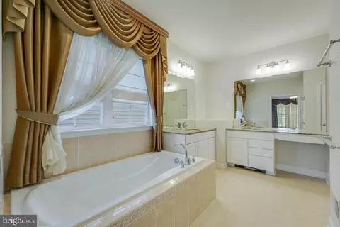 20686 Crescent Pointe Pl, Ashburn, VA 20147 photo 23