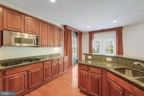 20686 Crescent Pointe Pl, Ashburn, VA 20147 photo 10