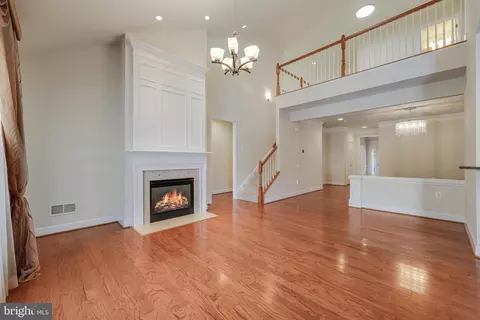 20686 Crescent Pointe Pl, Ashburn, VA 20147 photo 6