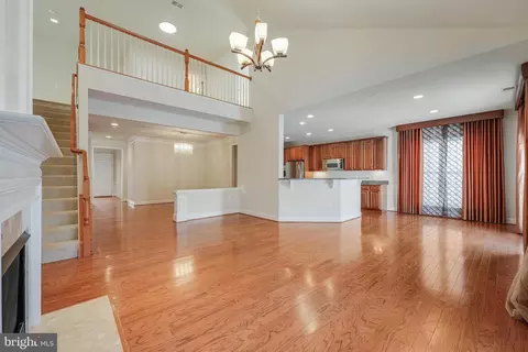 20686 Crescent Pointe Pl, Ashburn, VA 20147 photo 5