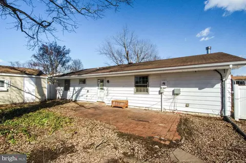 Exterior - 304 Williamsburg Rd, Sterling, VA 20164 photo 1 of 1