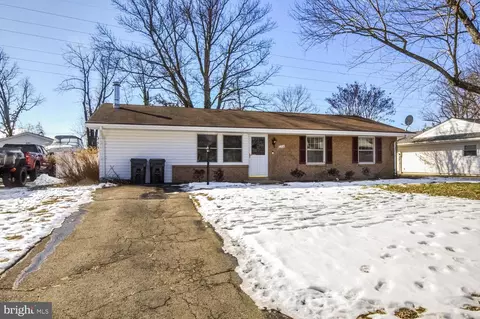 304 Williamsburg Rd, Sterling, VA 20164