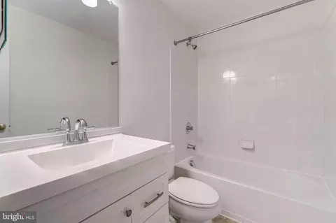 Bath - 42796 Nations St, Chantilly, VA 20152 photo 1 of 2