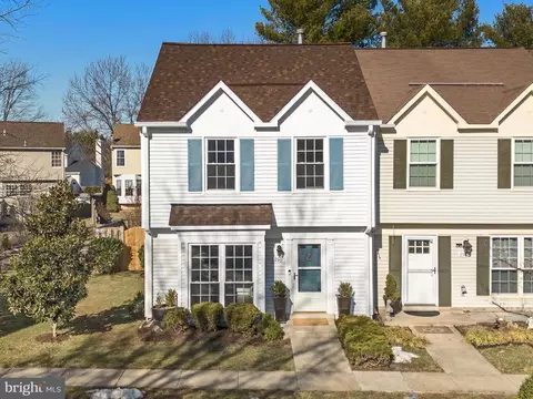 896 Smartts Ln NE, Leesburg, VA 20176
