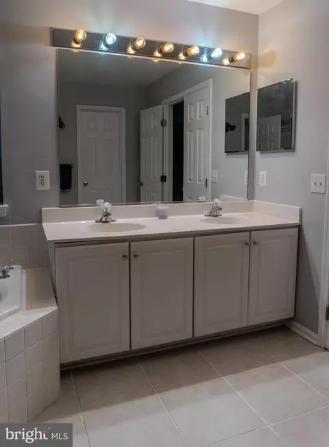 43045 Tavernsprings Ct, Ashburn, VA 20147 photo 15