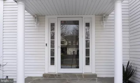 43045 Tavernsprings Ct, Ashburn, VA 20147 photo 3