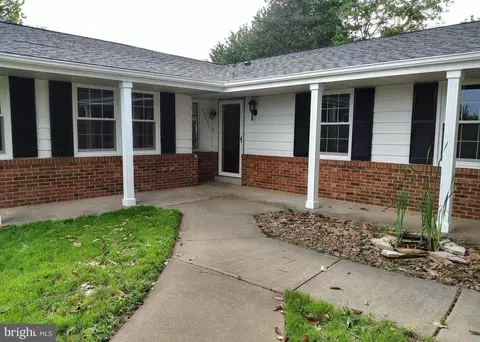 46691 Winchester Dr, Sterling, VA 20164