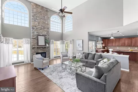 425 Autumn Chase Ct, Purcellville, VA 20132