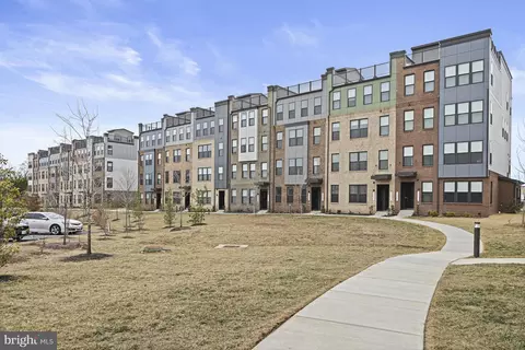44488 Wolfhound Sq, Ashburn, VA 20147