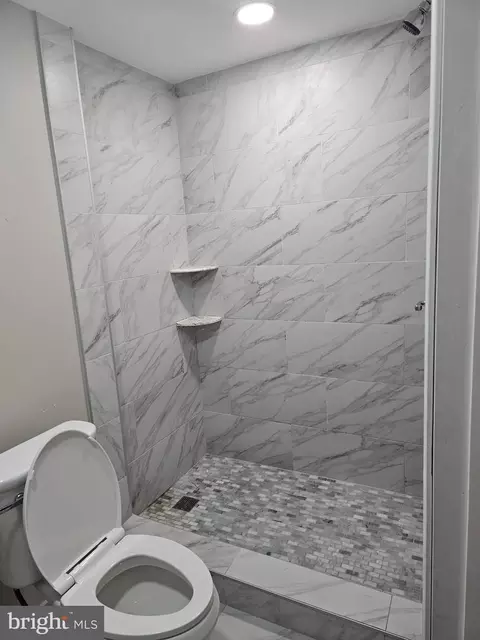 Bath - 104 Charing Ct, Sterling, VA 20164 photo 1 of 1