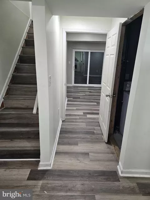 Entry Way - 104 Charing Ct, Sterling, VA 20164 photo 3 of 4