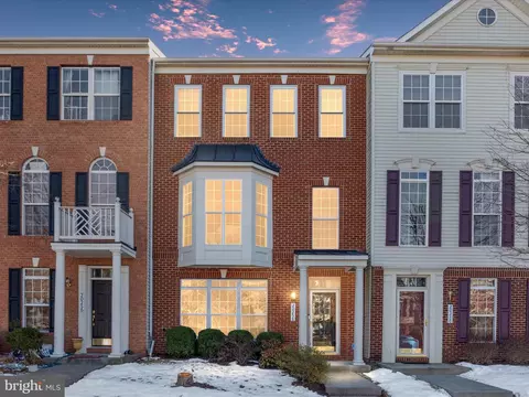 20258 Seneca Sq, Ashburn, VA 20147 photo 2