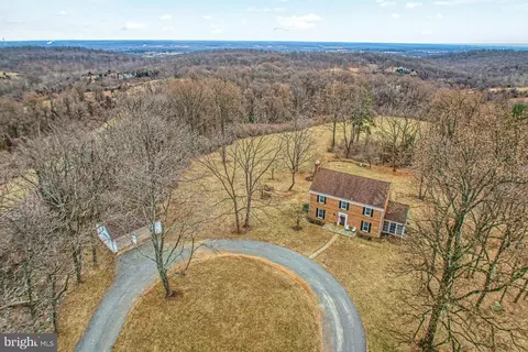 16562 Old Waterford Rd, Paeonian Springs, VA 20129