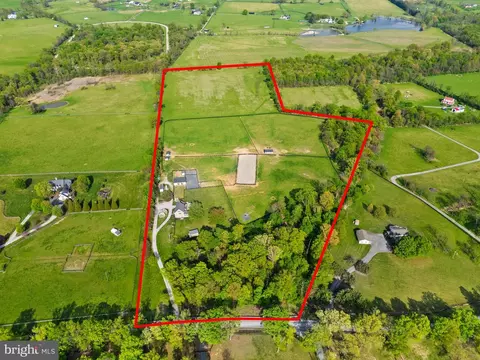19798 Foggy Bottom Rd, Bluemont, VA 20135