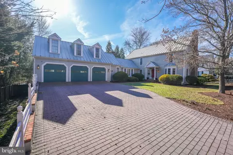 215 N Street St NE, Leesburg, VA 20176