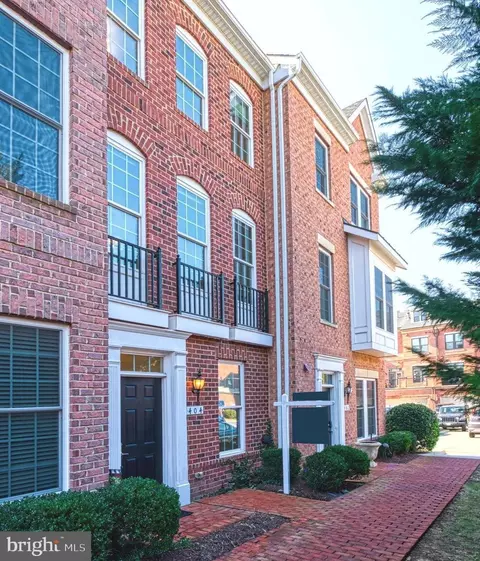 404 Haupt Sq SE, Leesburg, VA 20175