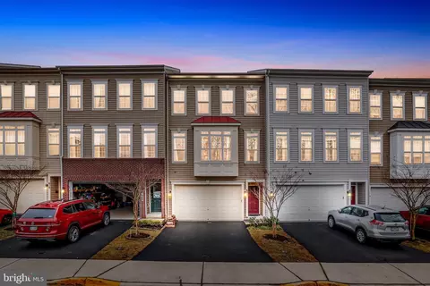 606 Savile Row Ter, Purcellville, VA 20132