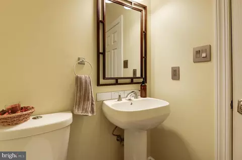 Bath - 42610 Good Hope Ln, Brambleton, VA 20148 photo 1 of 6