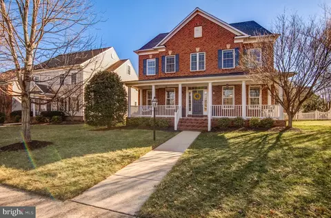 Exterior - 42610 Good Hope Ln, Brambleton, VA 20148 photo 2 of 9