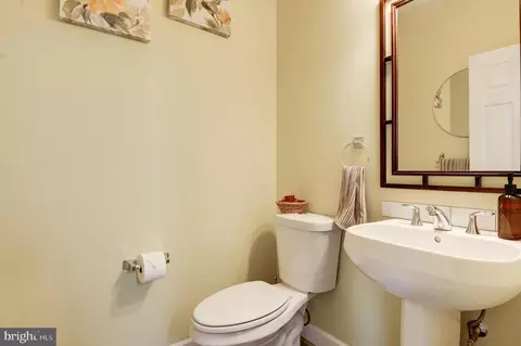 Bath - 42610 Good Hope Ln, Brambleton, VA 20148 photo 2 of 6