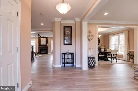 Entry Way - 42610 Good Hope Ln, Brambleton, VA 20148 photo 5 of 15