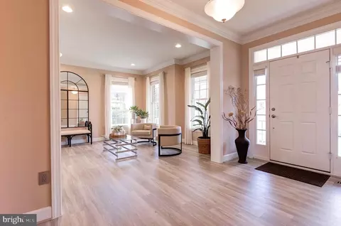 Entry Way - 42610 Good Hope Ln, Brambleton, VA 20148 photo 4 of 15